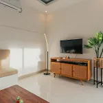 2Br Escape 5 Min Bt Mkt Double6